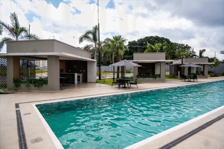 Piscina YBY com água